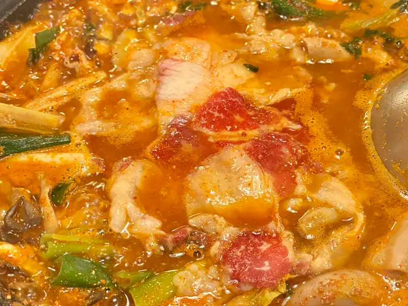 끓고 있는 곱창전골