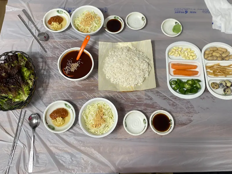 무진장횟집 기본 상차림