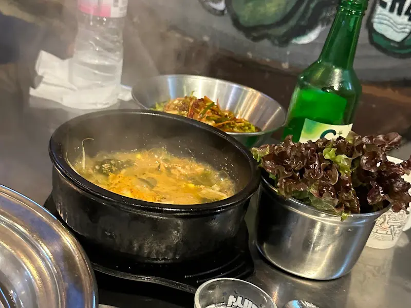된장찌개와 밑반찬