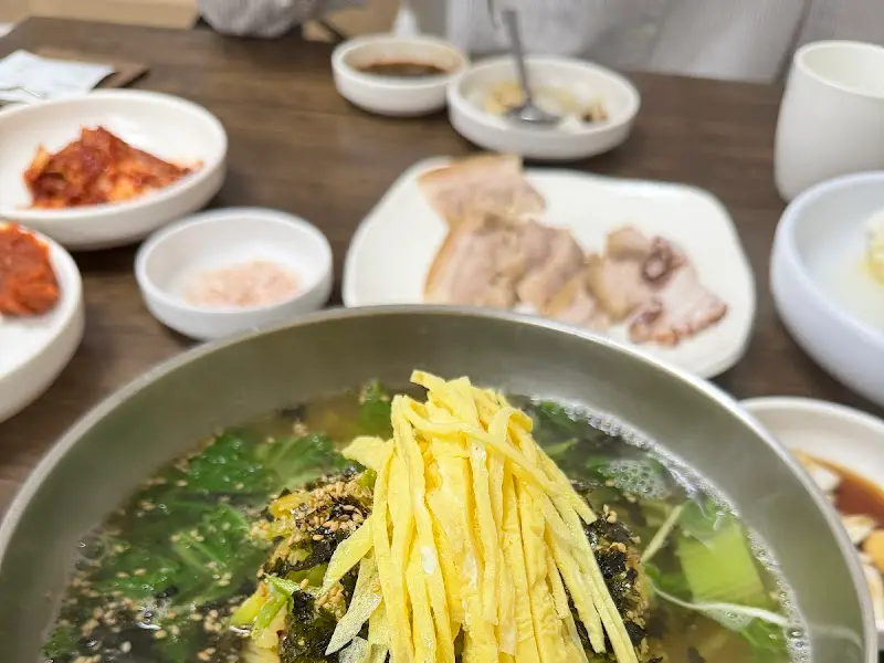 잔치국수와 수육