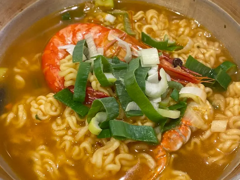 장어와 새우가 들어간 장어라면