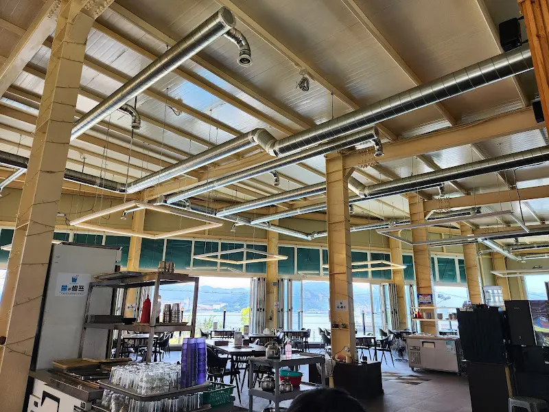 넓고 쾌적한 실내 공간