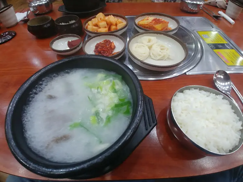 설렁탕과 반찬