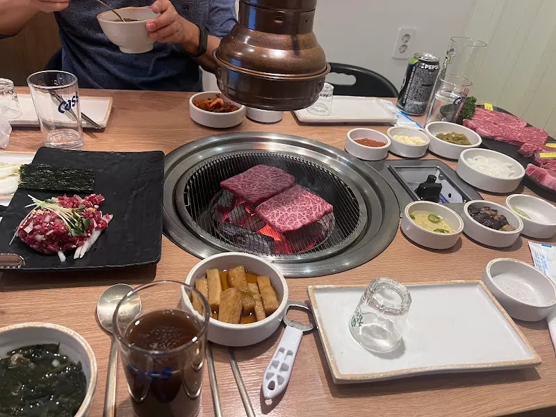 미우한우 테이블 세팅 2