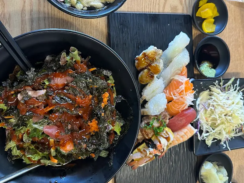 식사 후 전체 테이블 모습