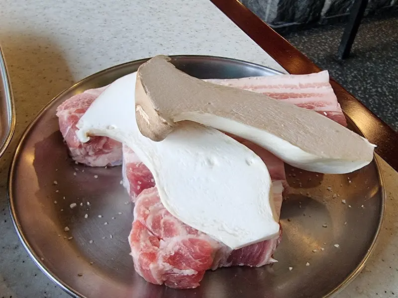 흑돼지 오겹살과 목살