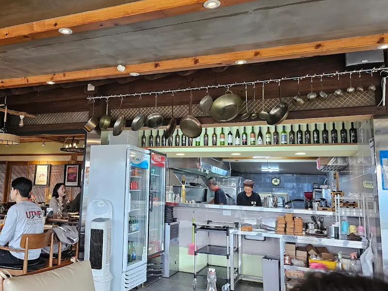 오픈 키친 형태의 주방