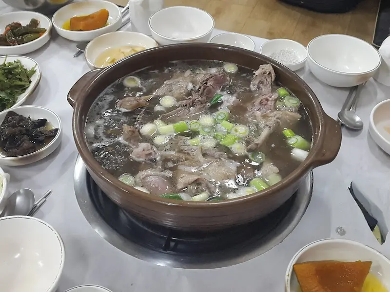 깊고 진한 오리탕