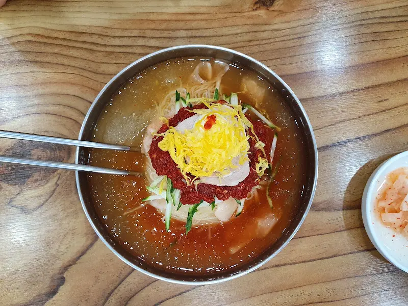 젓가락을 멈출 수 없는 맛