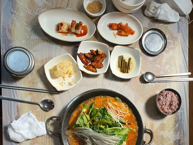 곱창전골과 밑반찬