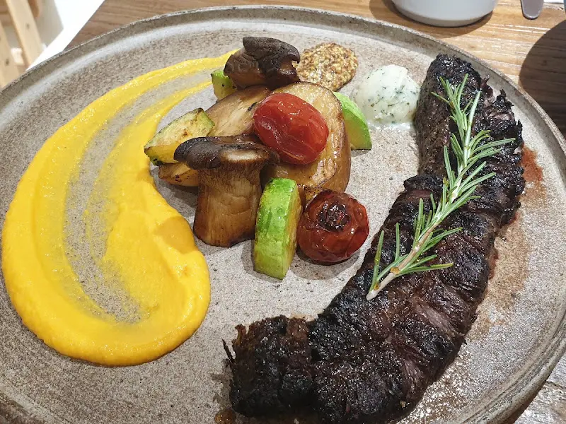 환상적인 비주얼의 스테이크