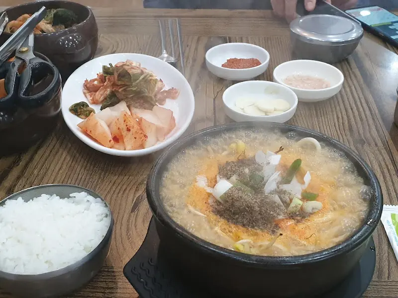 다진 마늘, 들깨가루, 썰은 파를 듬뿍 넣어 만든 나만의 순대국