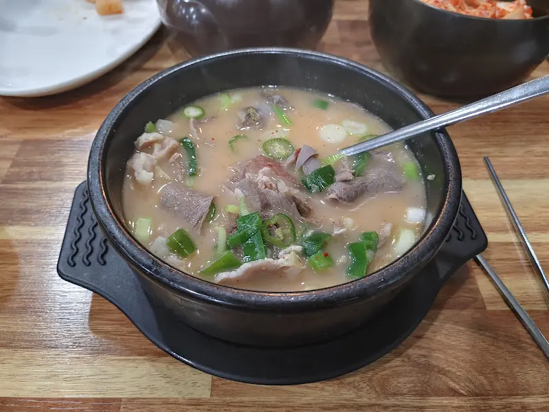 푸짐한 양의 순대국
