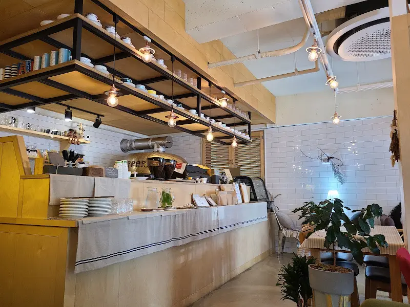 미스터 로브 내부