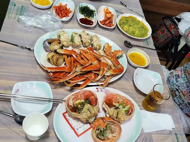 먹음직스러운 대게 한상차림