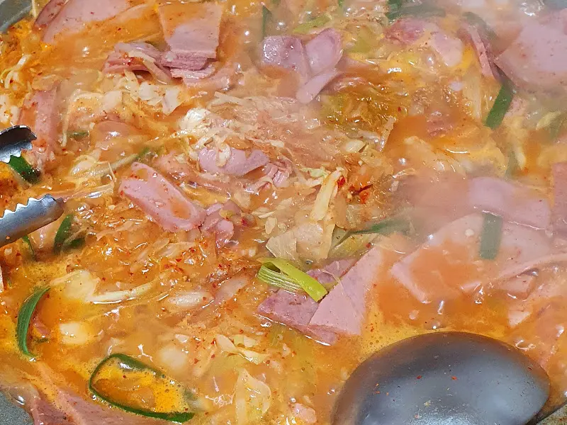 푸짐한 부대전골