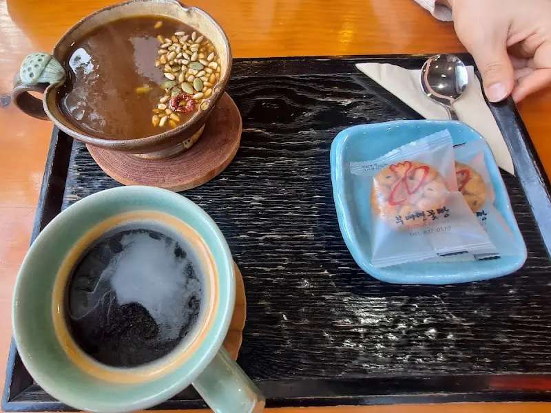 대추차와 연꽃빵