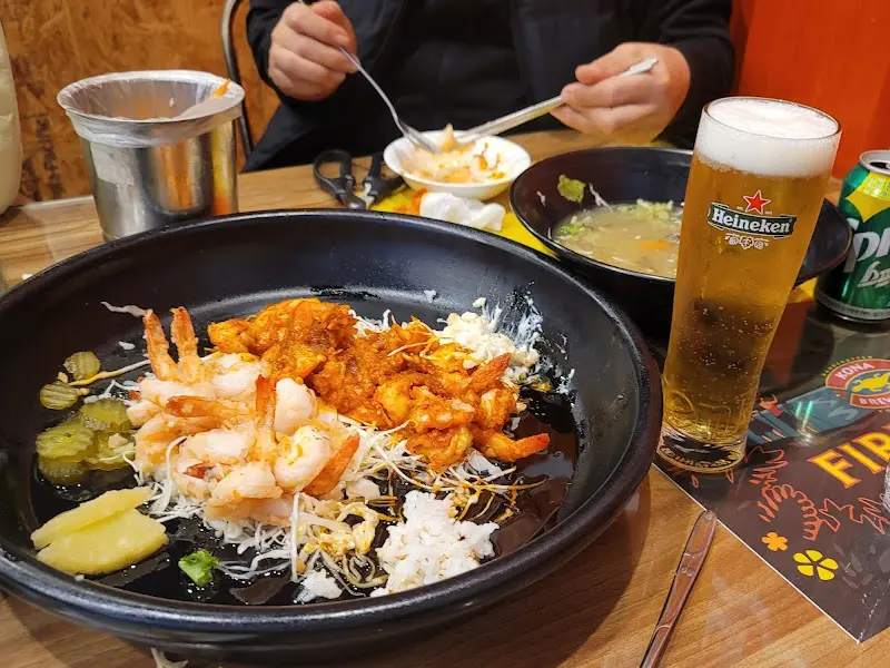 새우 요리와 하이네켄 생맥주