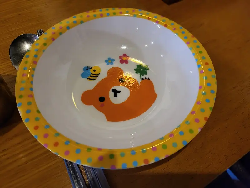 귀여운 그림이 그려진 그릇