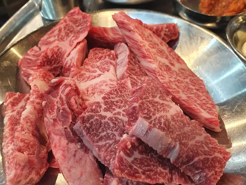 접시에 담긴 안창살