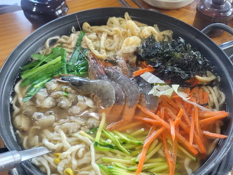 해물칼국수의 화려한 비주얼