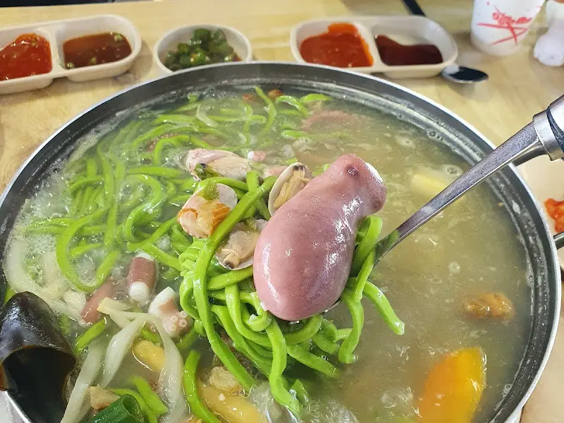 칼국수와 해산물을 함께