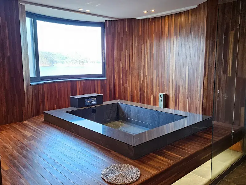 객실 내 자쿠지