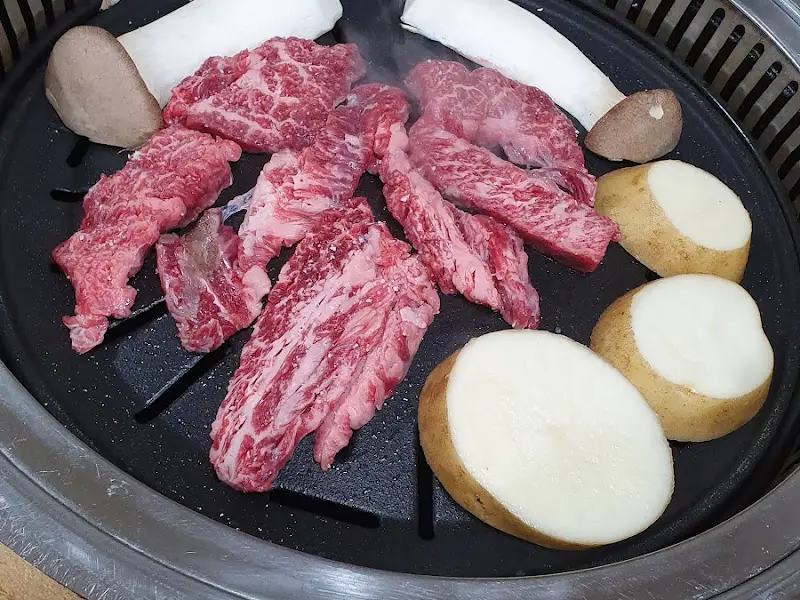 불판 위에 올려진 안창살