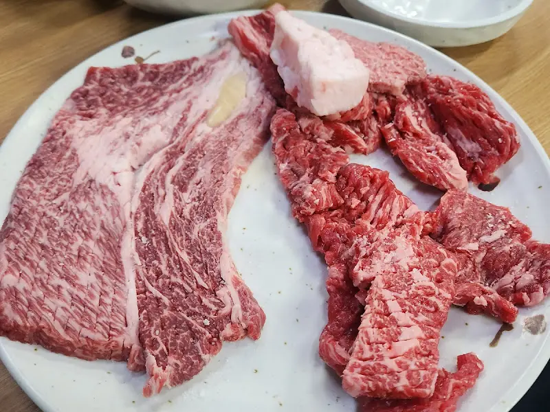 다양한 부위의 소고기