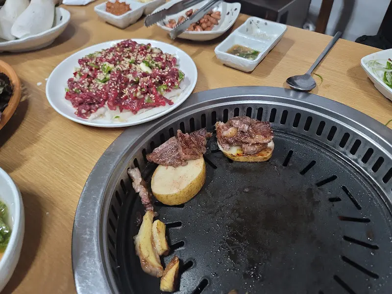 소고기와 곁들여 먹는 밑반찬