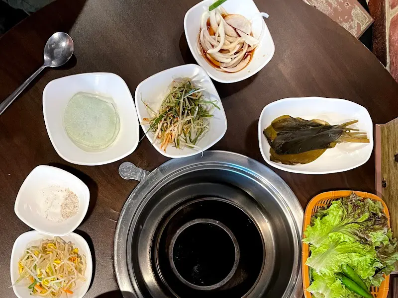 깔끔한 밑반찬 세팅