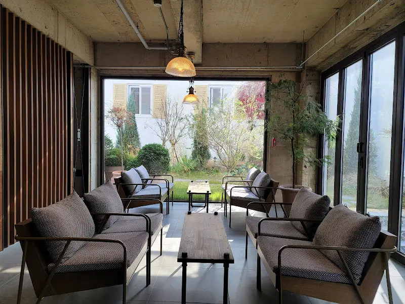 카페 내부 좌석