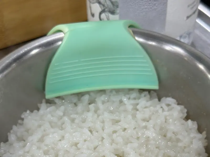 윤기가 자르르 흐르는 솥밥