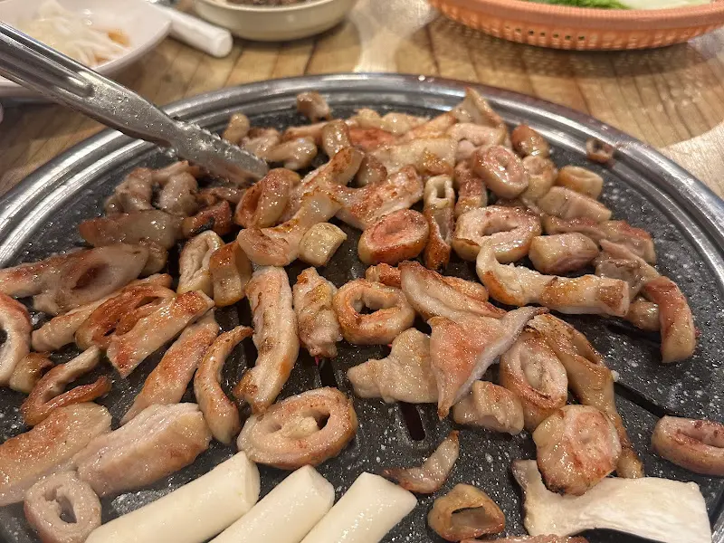 불판 위에서 익어가는 막창