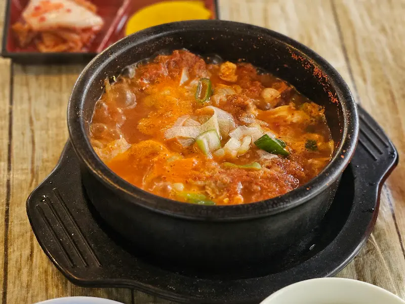 얼큰뚝배기돈가스