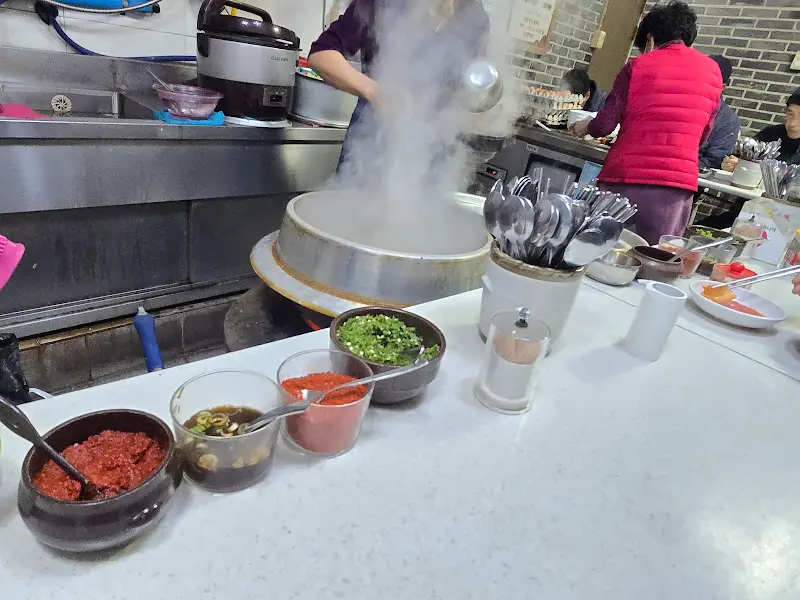 남천식당 조리 공간