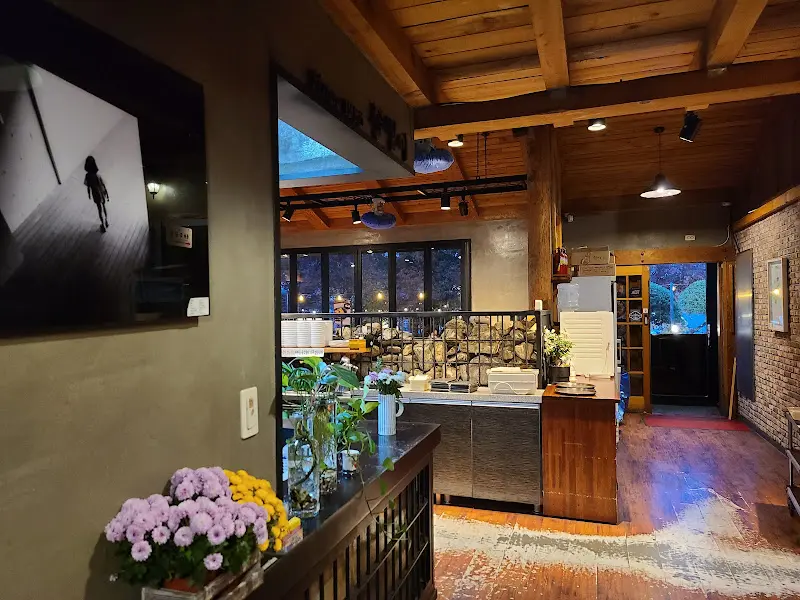 풍뎅이 식당 내부