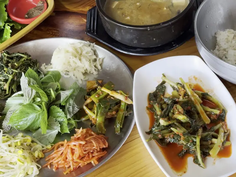 보리밥과 곁들여 먹기 좋은 반찬들