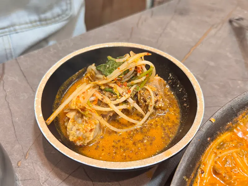 개인 그릇에 담은 전골