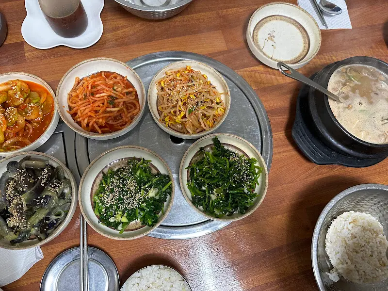 깔끔하게 비워진 밥상