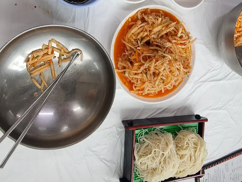 오징어 물회와 소면