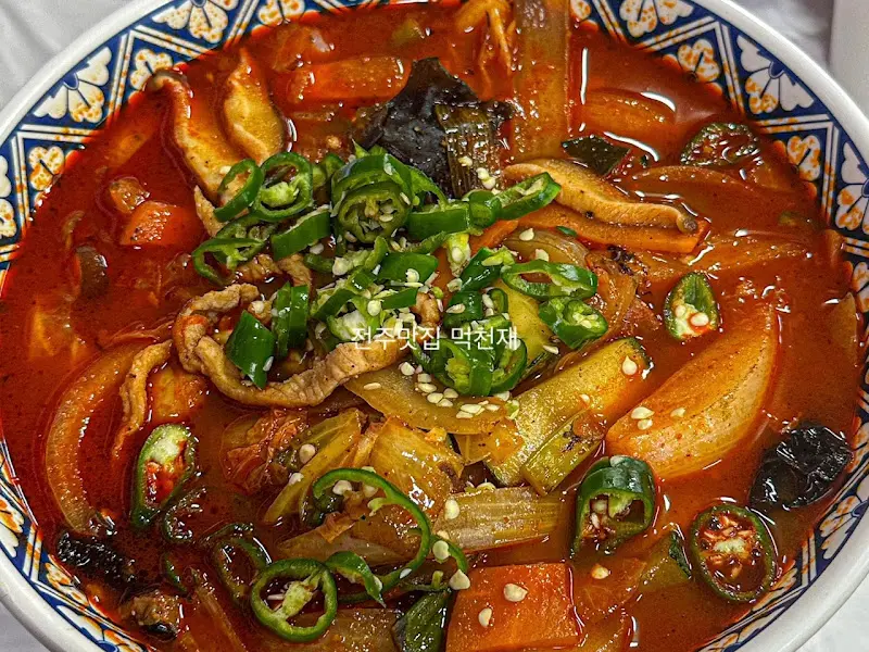 고추 짬뽕의 강렬한 비주얼