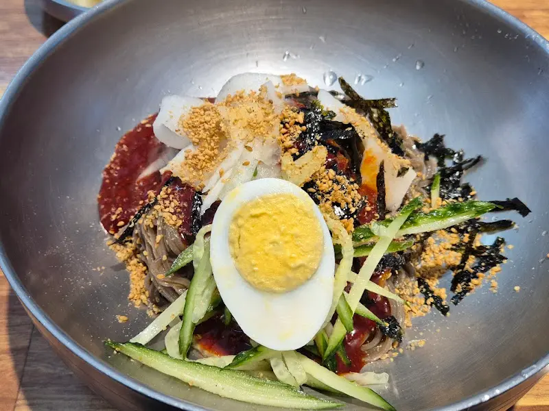 매콤한 비빔막국수