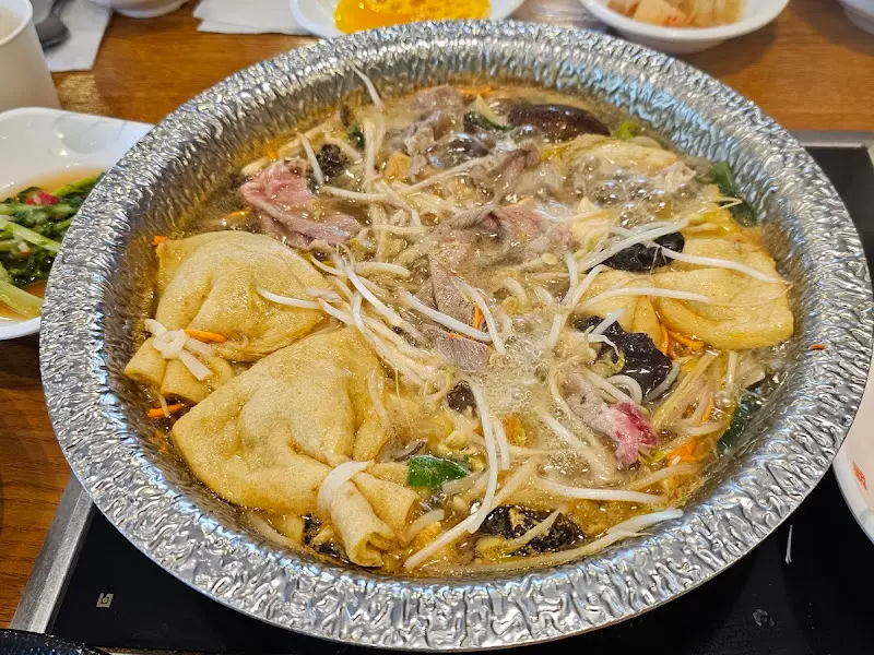 보글보글 끓는 만두전골