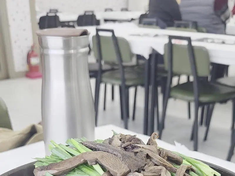 푸짐한 능이백숙 한상차림