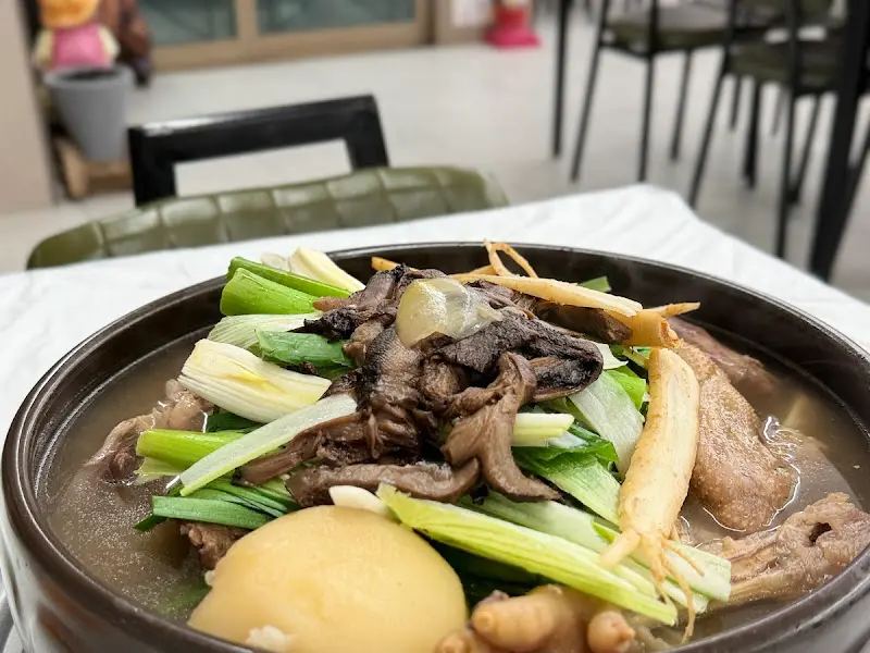 능이백숙 속 재료