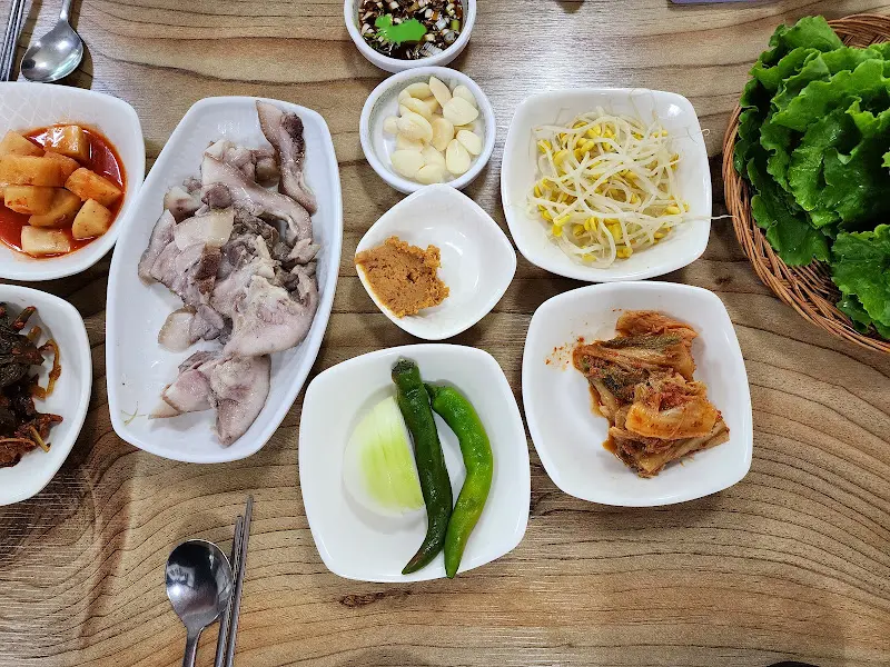 빙그레 국밥 푸짐한 한 상