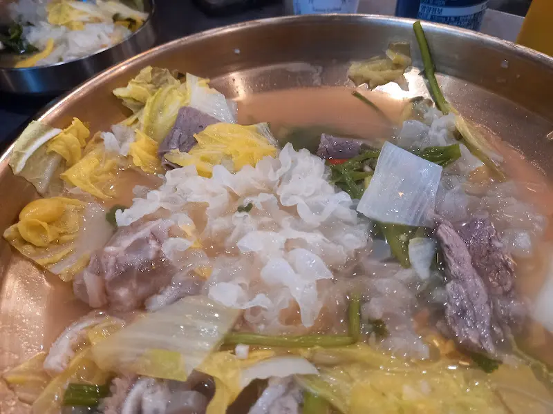 끓고 있는 어복쟁반