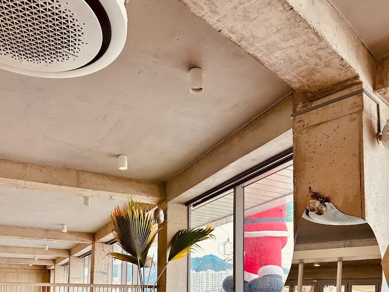 키친205 2층 내부