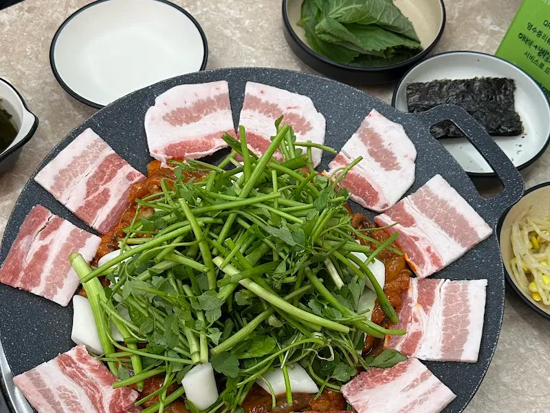 잘 익은 쭈꾸미 삼겹살